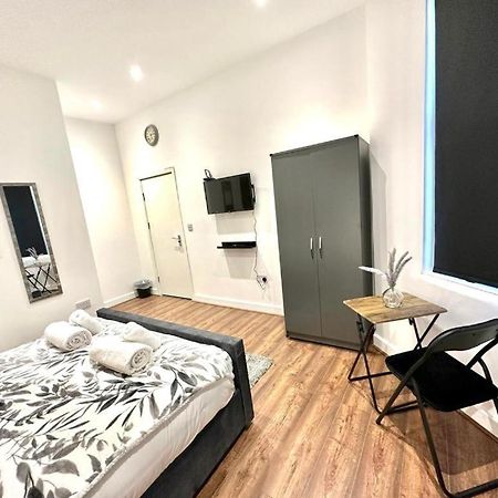 Hounslow Suites - Tw3 ภายนอก รูปภาพ
