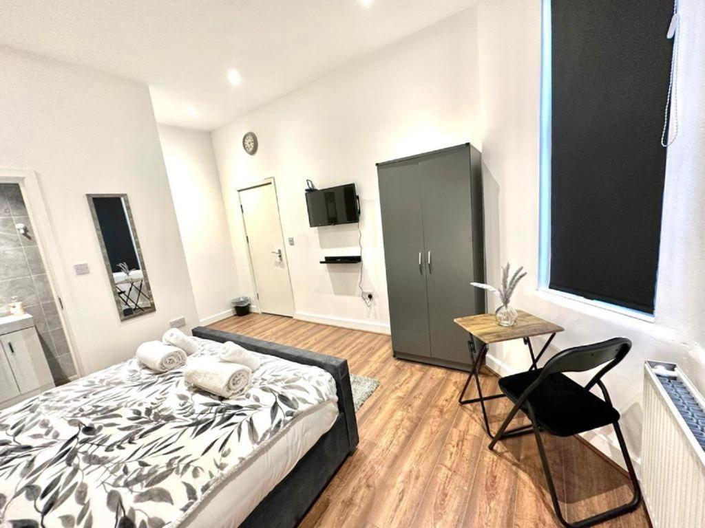 Hounslow Suites - Tw3 ภายนอก รูปภาพ