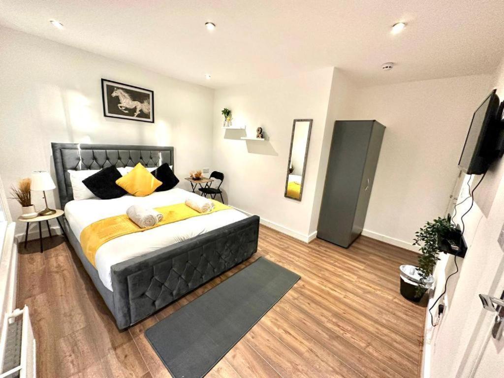 Hounslow Suites - Tw3 ภายนอก รูปภาพ
