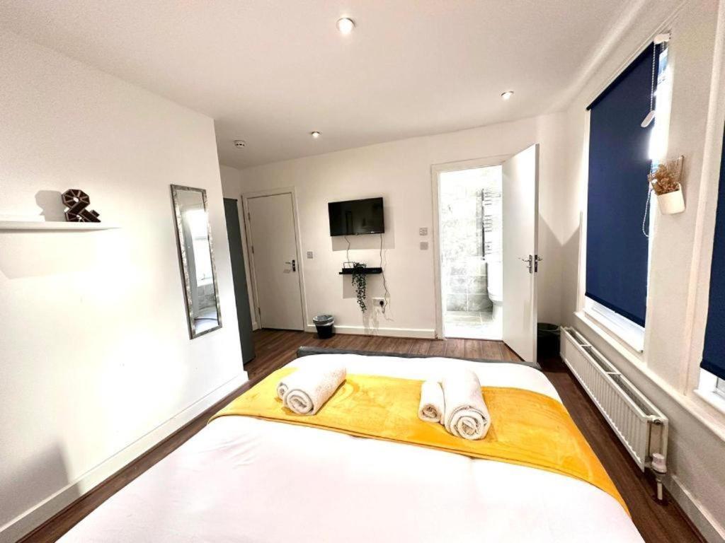 Hounslow Suites - Tw3 ภายนอก รูปภาพ