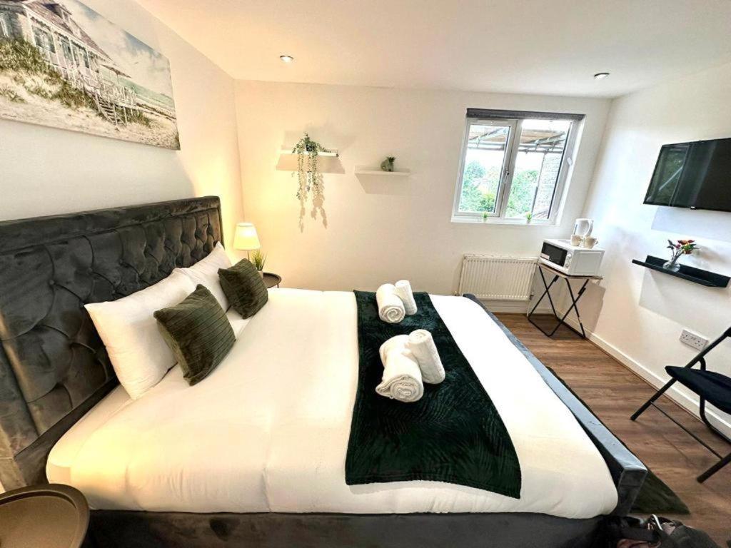 Hounslow Suites - Tw3 ภายนอก รูปภาพ