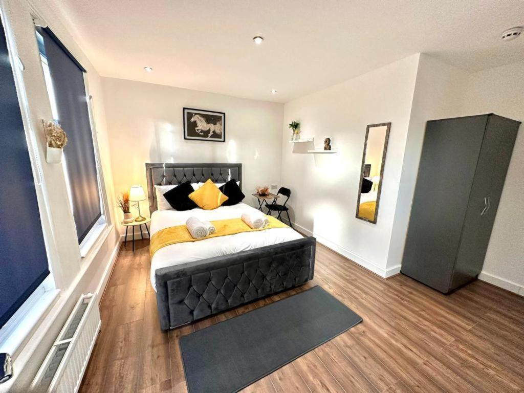 Hounslow Suites - Tw3 ภายนอก รูปภาพ
