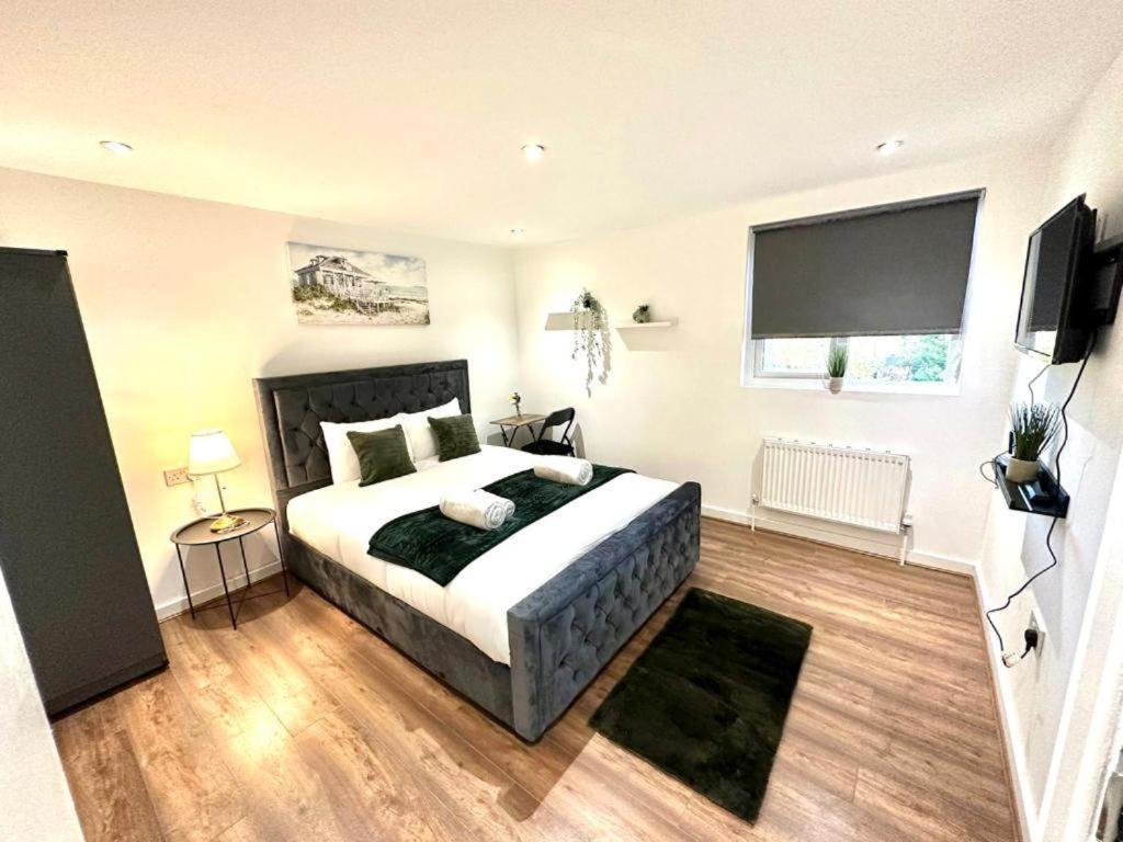 Hounslow Suites - Tw3 ภายนอก รูปภาพ